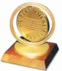 感恩教師節 奧豪斯一直在行動